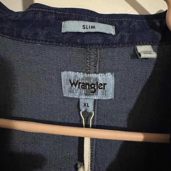 Wrangler Denim Button Down Slim Fit - Picture 2 of 2